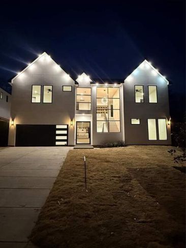 Show-stopping modern new construction with bold
