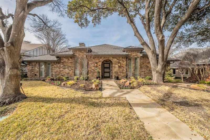 Located in prestigious Lake Highlands and zoned