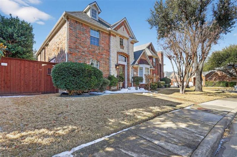 A Peaceful Oasis in a Gated North Dallas Community