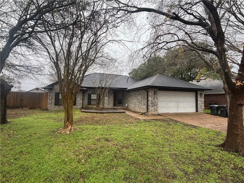 Home for Sale in College Station,  (4bd 2ba)