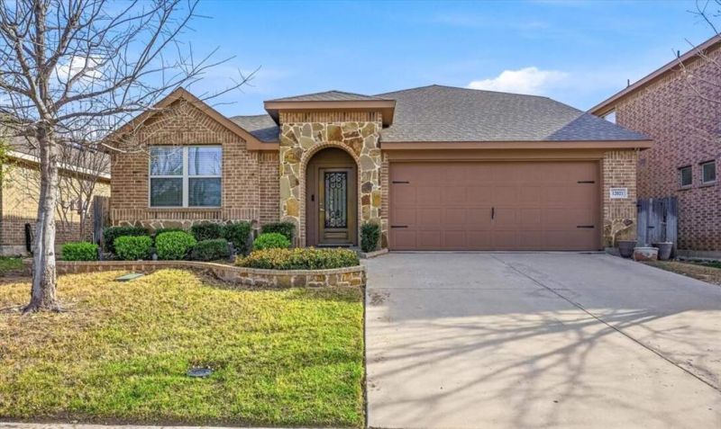 Welcome to this immaculately maintained Bloomfield-built home
