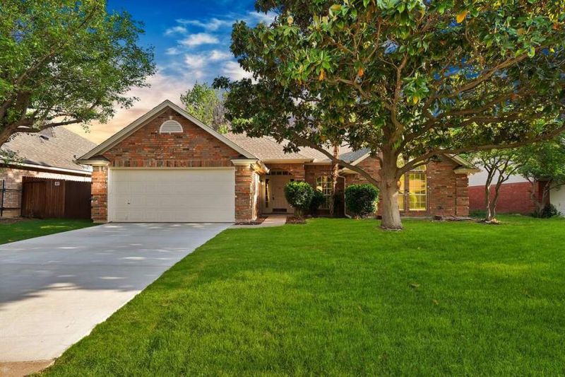 Are you looking for a great house recently remodeled, excellent location, g