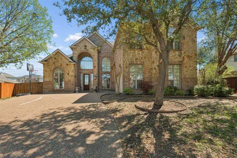 Located in the highly desired Mansfield ISD
