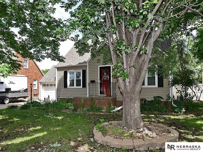 Includes a 1 year Home Warranty! Full of charm