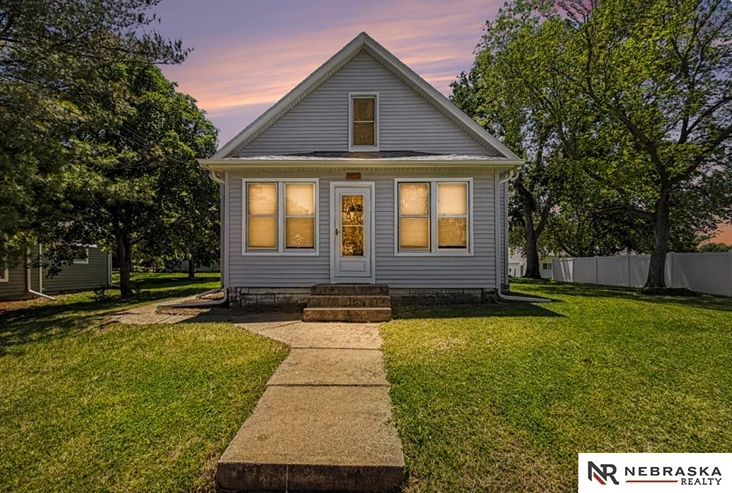 Tucked into the quiet community of Davey, this charming 3-bedroom, 1.5-
