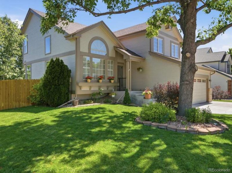 Welcome to this beautifully maintained 6-bedroom,