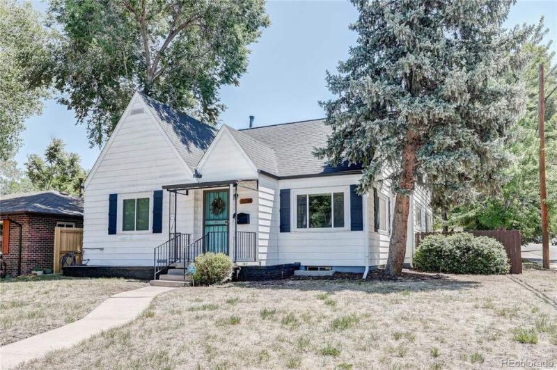 Charming Updated Bungalow in Highly Desirable University