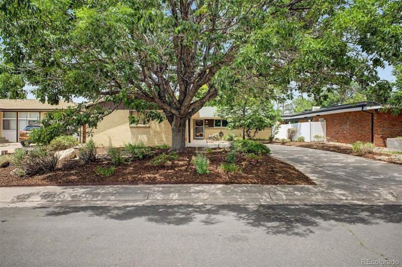 Look no further! This charming 5 bed, 4 bath ranch style home in Virginia Village is the one for you!