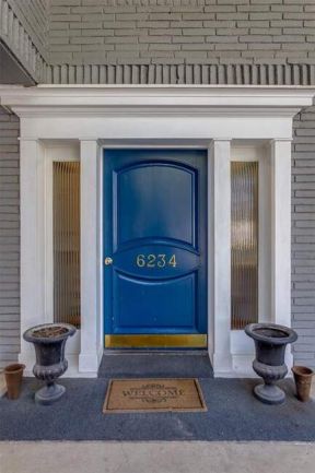 Welcome to this beautifully renovated condo at 6234 Bandera A