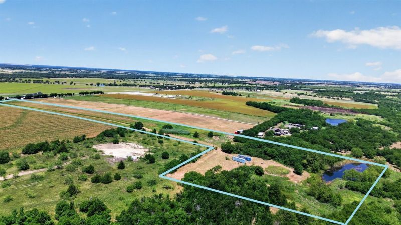 Discover the possibilities on this 13.064-acre tract