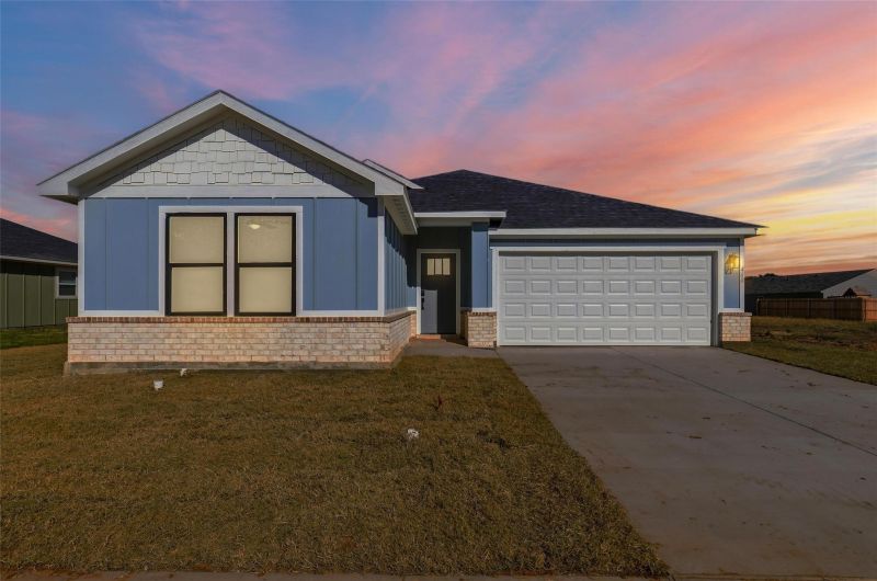 *Photos are of a previously completed home with the same floor plan