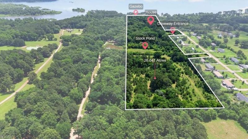Create the next premier destination on Lake Palestine.
