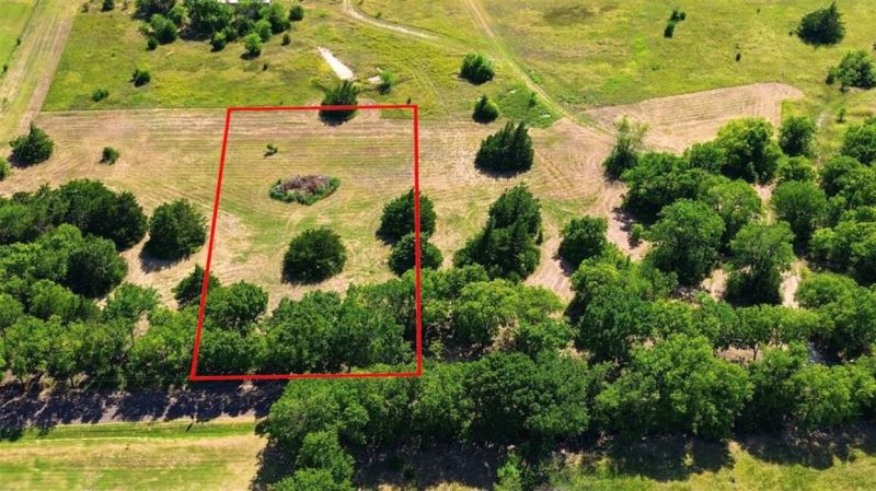 Build your custom home on this beautiful 1-acre homesite